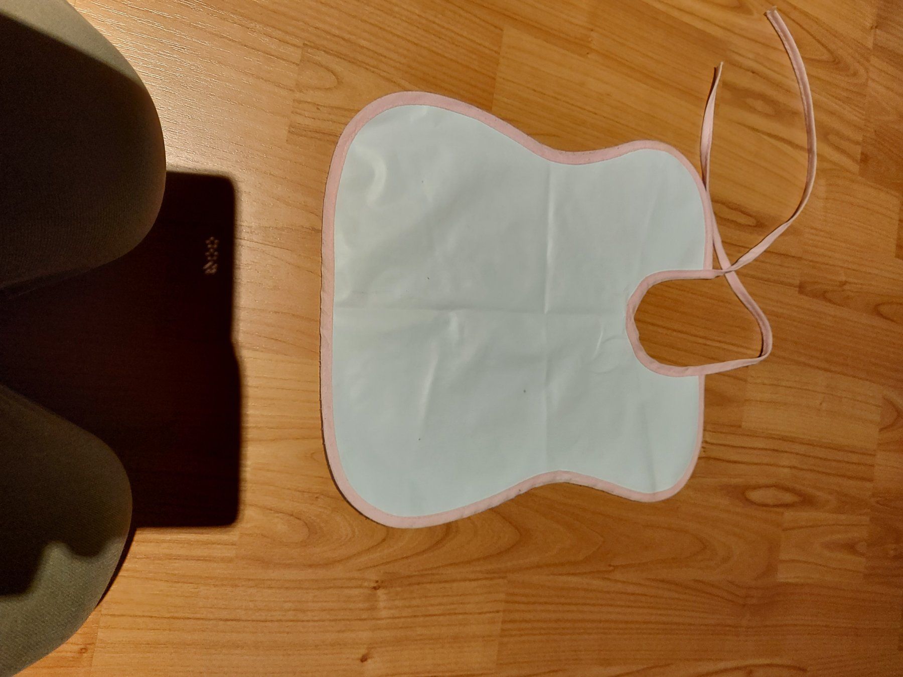 Pasti del neonato: Bavette plastique – Usato da VUADENS venduto da momy 1