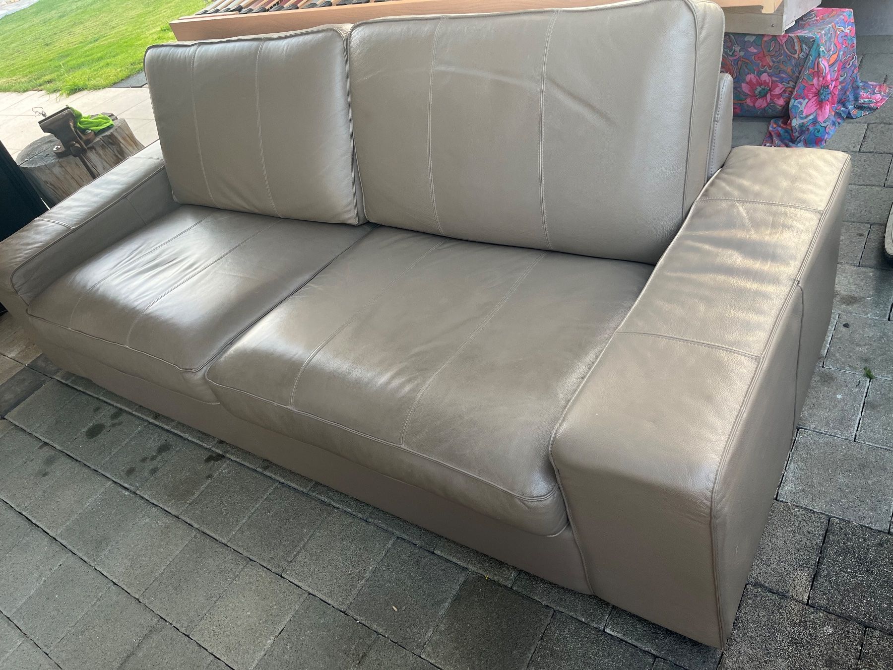 Ikea Divani: 3er Sofa aus Leder – Usato da Itingen venduto da frborn 3