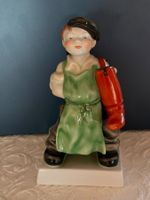 HEREND PORZELLANFIGUR 5493 , HANDBEMALTER SCHUHMACHER.
