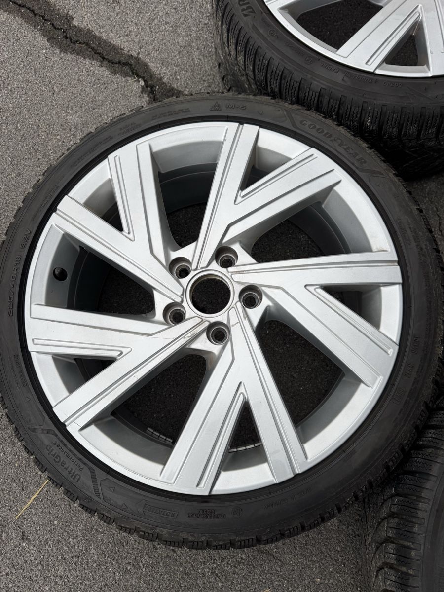 Volkswagen Pneus & Kompletträder: VW Golf VIII Winter 18 Zoll – Gebraucht aus Mollis von BSL10 2