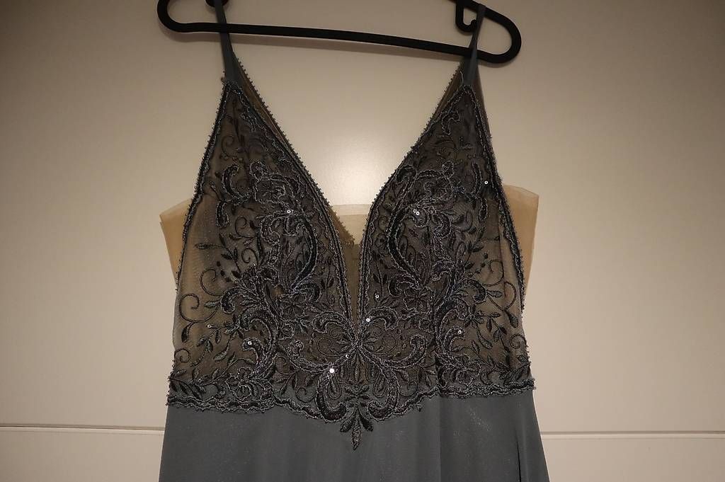 Vestiti: Abendkleid Farbe Eukalyptus – Usato da Untereggen venduto da mic_d2tq 2