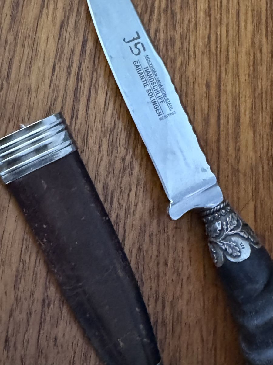 Solingen Posate: Couteau JS Solingen corne avec fourreau et décor argent – Usato da Vésenaz venduto da Angela.C3
