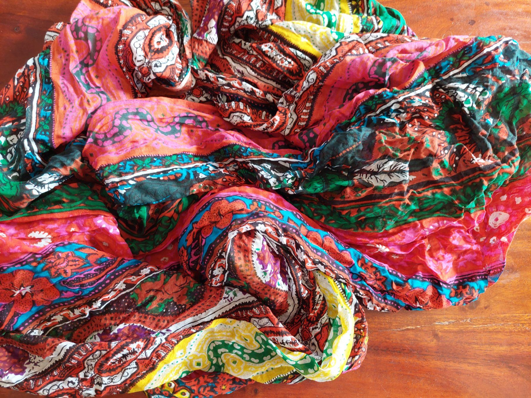 Foulard & Sciarpe: Bunter Schal / Foulard – Nuovo (secondo la descrizione) da Beckenried venduto da Havacola 5