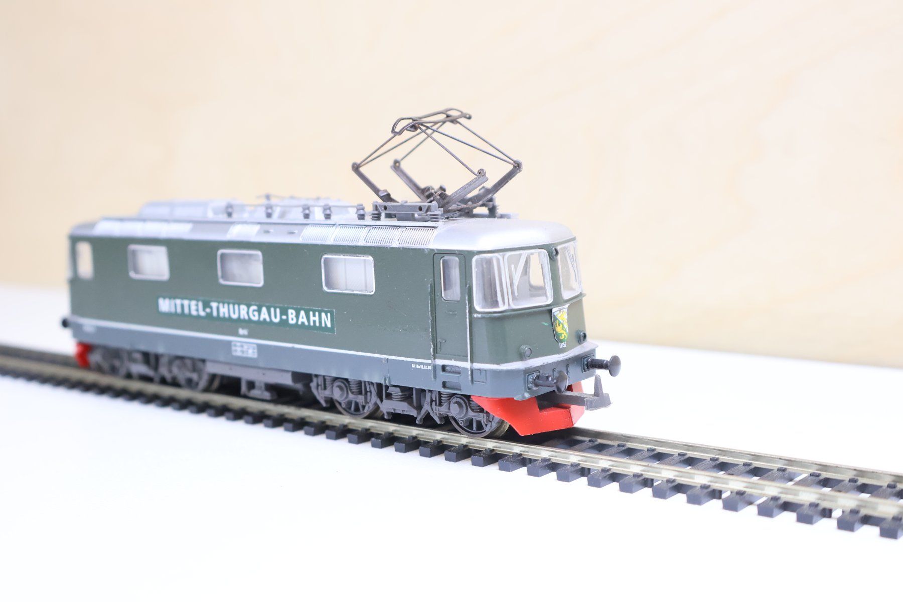 Lima Modelleisenbahnen: Lima SBB Re 4/4 E-Lok - Mittel Thurgau Bahn - H0 DC – Gebraucht aus Winterthur von Monstera 3