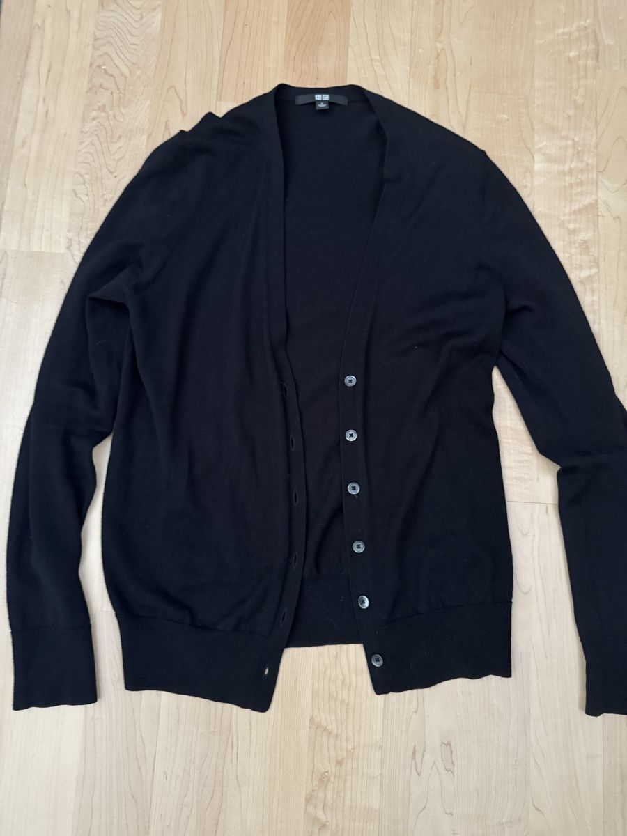 Uniqlo Pullover & Sweatshirts: Merino Cardigan Gr S – Gebraucht aus Luzern von wet_7bm6