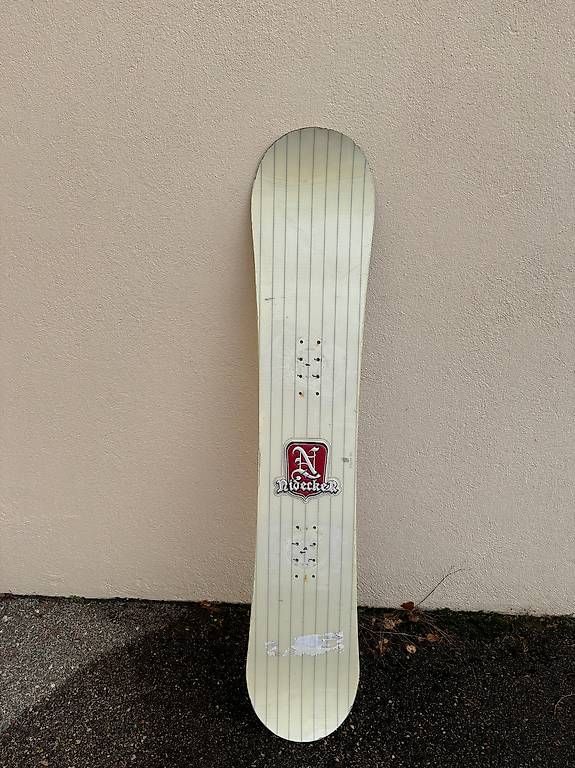Board: Snowboard 143 cm avec design en cuire – Usato da Versegeres venduto da kista