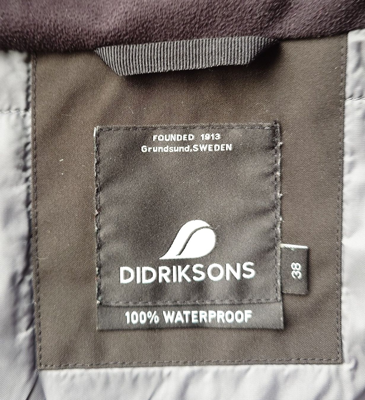 Didriksons Cappotti: Didriksons Regenmantel ¨Storm System" Grösse 38 – Usato da Winterthur venduto da sjann 3