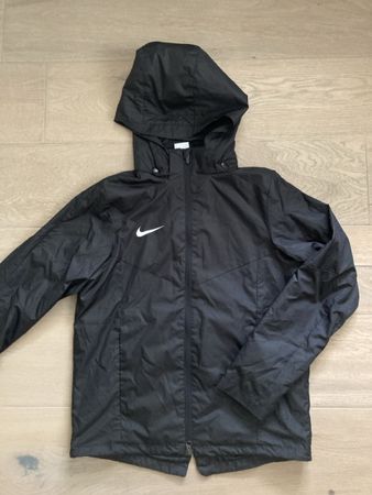 Nike Jacke schwarz Storm Fit Gr XL 158 - 170 cm