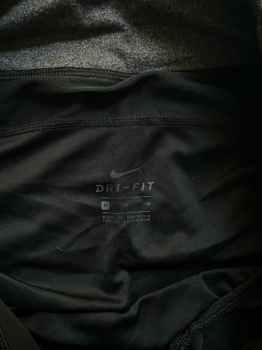 Nike Pantaloni: Nike Damen Laufshorts Gr. M – Usato da Wil / ZH venduto da Fellow16 1