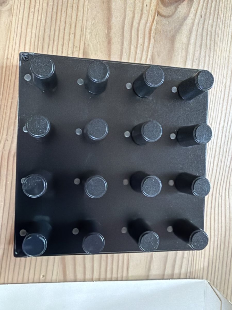 Musikinstrumente: Intech studio EN16 Grid Controller guter Zustand – Gebraucht aus Gelterfingen von celli05