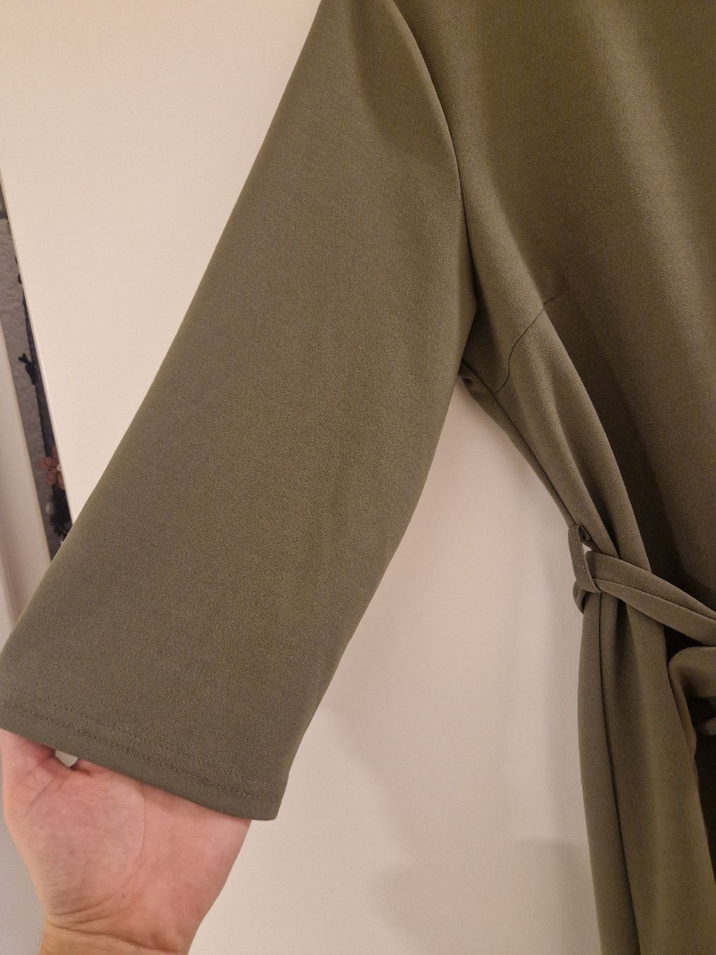 Kleider: Kleid Amisu olivgrün mit Bindegürtel – Neu (gemäss Beschreibung) aus Ebikon von kov_9vqb 2