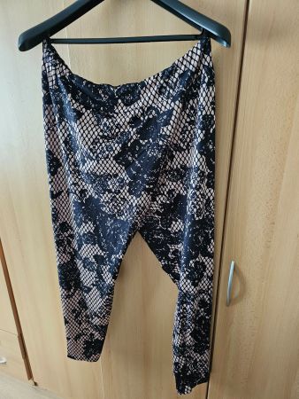 Schicke Leggings mit Blumenmuster, Grösse 4/XL