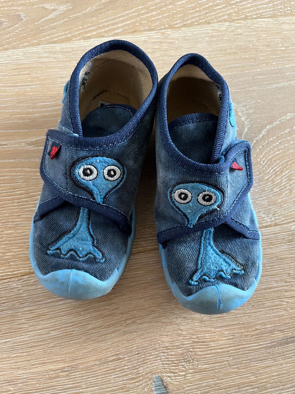 Elefanten Schuhe für Jungen: Hausschuh Elefanten Grösse 23 – Gebraucht aus Aarburg von cha_6t8j