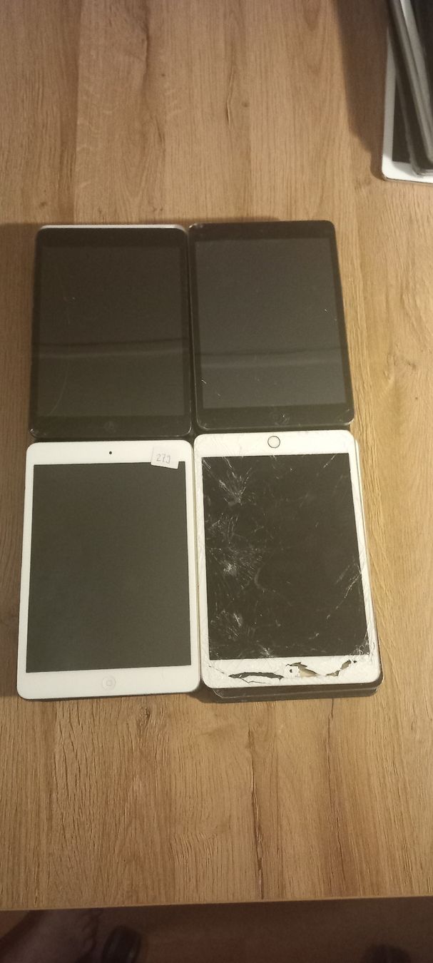 Apple Tablet PC: 18 iPad Mini / iPad Mini2 16GB bis 32GB – Difettoso da Wangen b. Olten venduto da NotraXXX