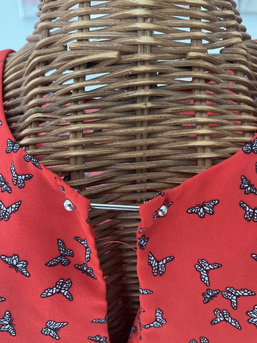 Primark Camicette: Top mit Schmetterlingen von Primark, 38 – Usato da Solothurn venduto da Bobesch08 3