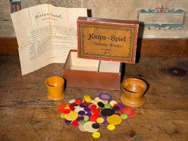 Historisches Knips-Spiel Tiddledy-Winks antik gebraucht