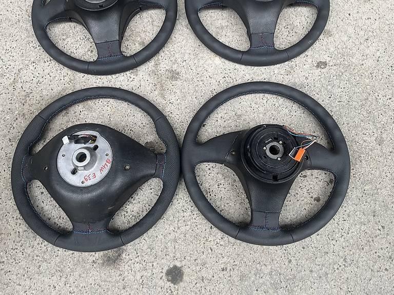 BMW Tutti pezzi di ricambio auto: Bmw e39 M-tech Multifunktion Lenkrad NEU bezogen – Usato da Zürich venduto da Bimmer3 3