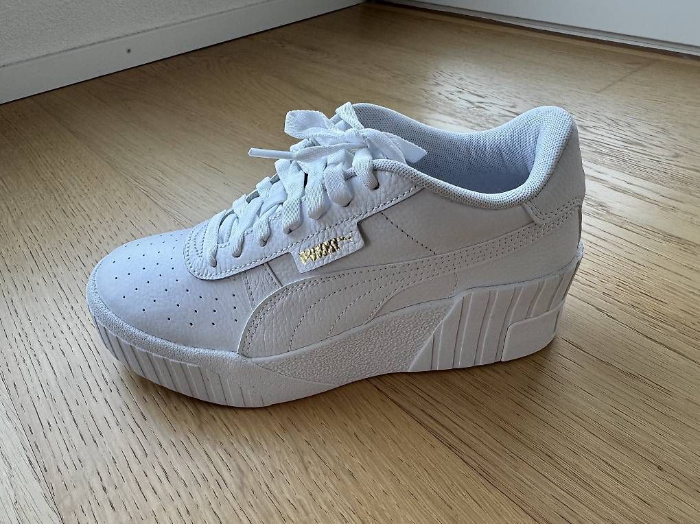 Puma Chaussures femmes: Puma Sneaker weiss 37 – Neuf avec emballage d'origine à Zürich par sel_w5sd 1