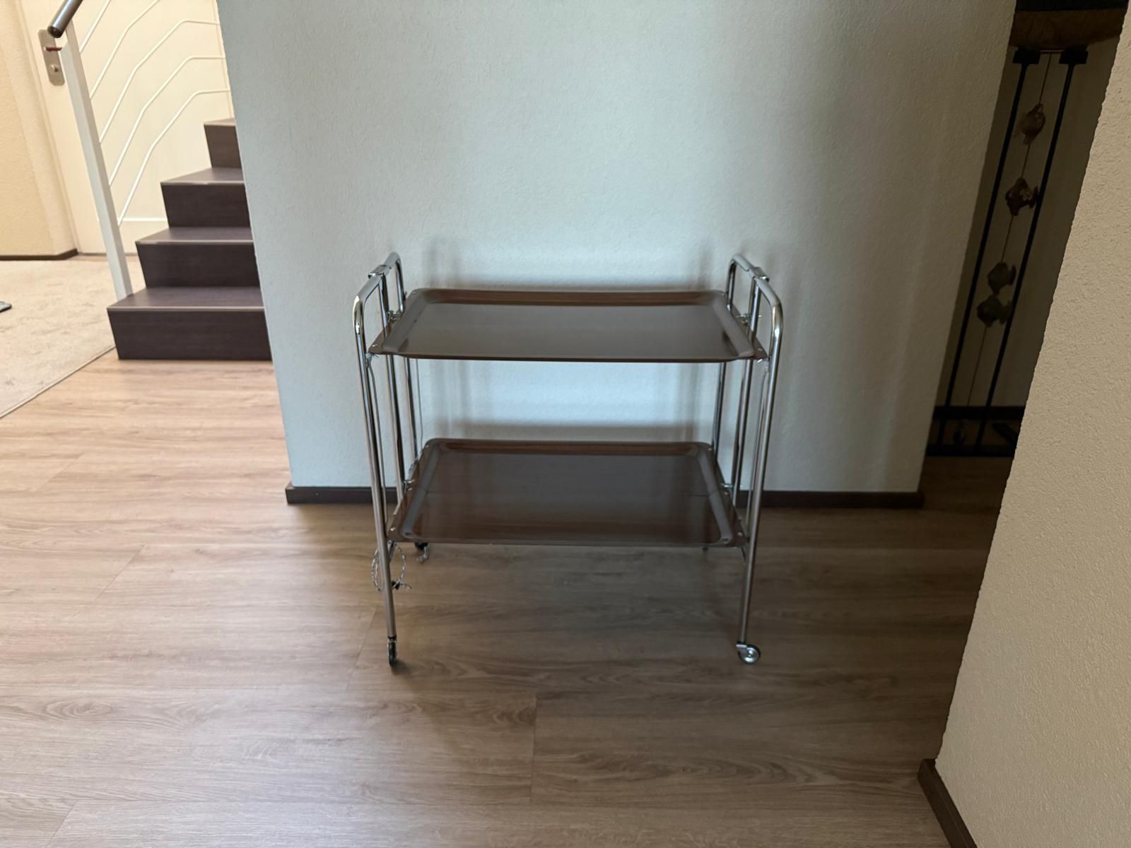Carrelli di servizio: Desserte/bar roulant vintage pliable – Usato da Couvet venduto da xen_8fvc 2