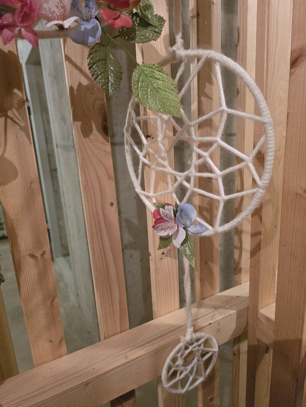 Toutes les décorations: Traumfänger mit Blumen, Wanddeko, Boho Style – D'occasion à Wald zh par LilysZauberwelt 3