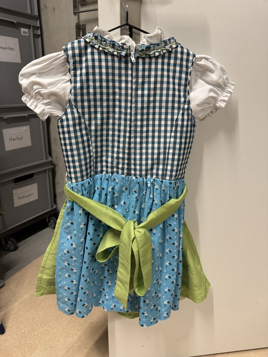 Costumi: Dirndl Stockerpoint Grösse 110/116 – Usato da Mülligen venduto da Stalagmit 1