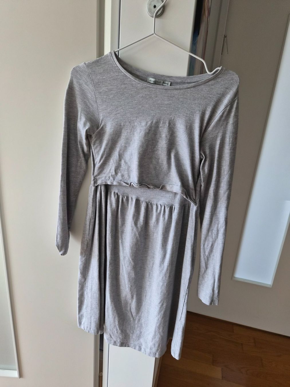 Anna Field Kleider: Kleid mit Stillfunktion – Gebraucht aus Sissach von ele_zwq7