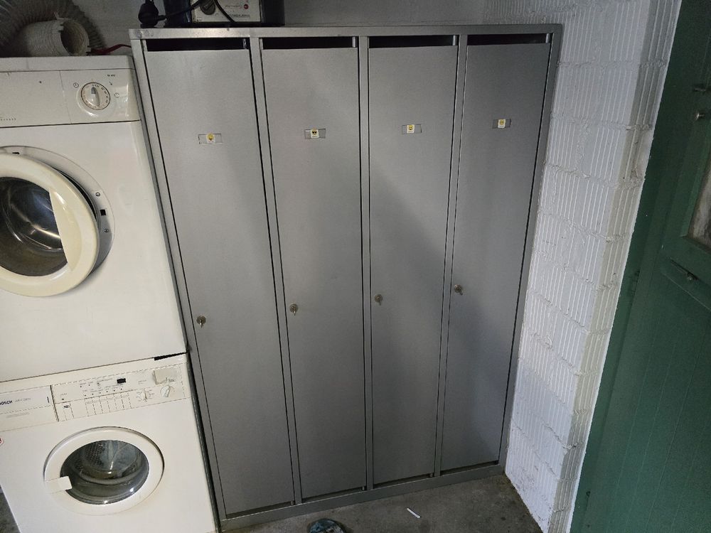 Spint Kleider Werkstatt Werkzeug Möbel Metall (Gebraucht) in Rheineck ...
