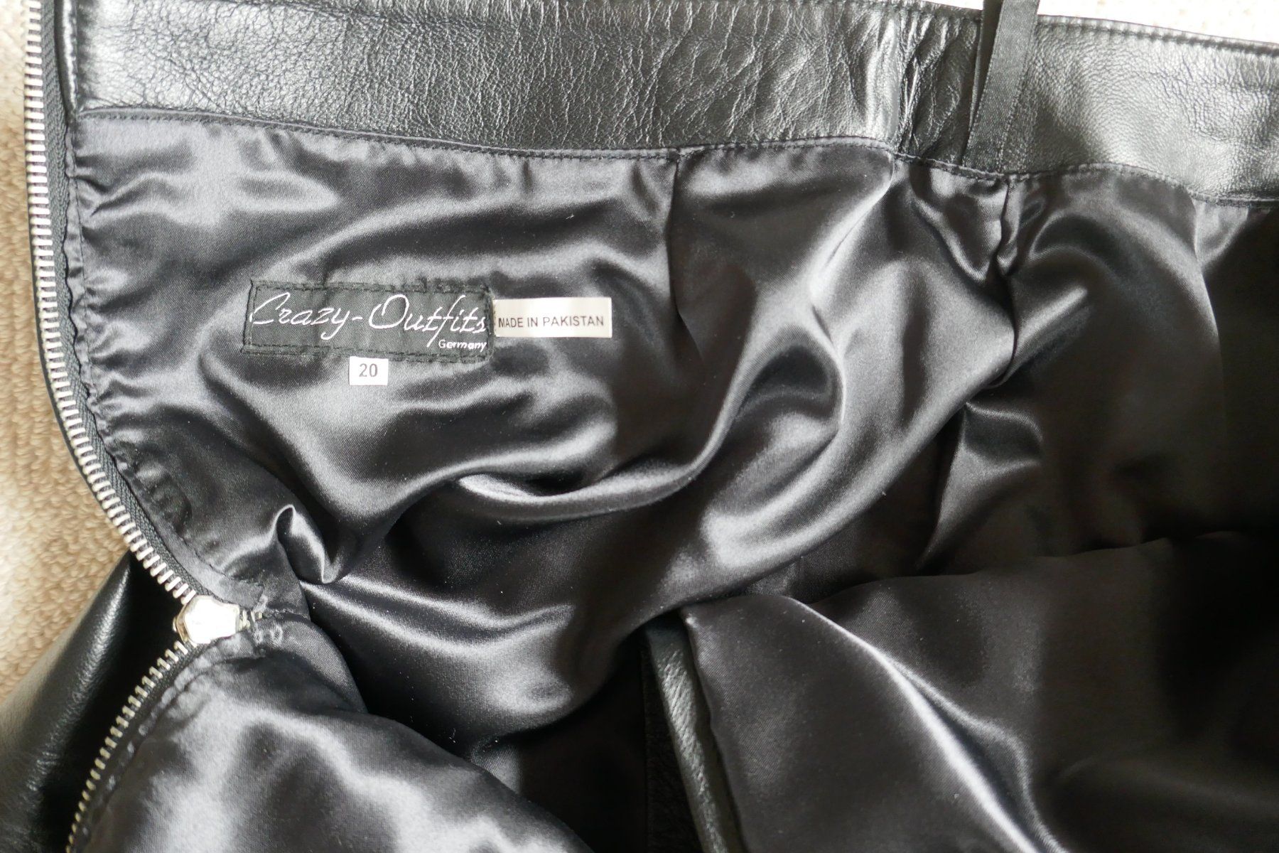 Gonne: SeXy Echt- Leather Mini Rock Gr. 44/ 46 – Nuovo e nell'imballaggio originale da Hinwil venduto da 4you66 4