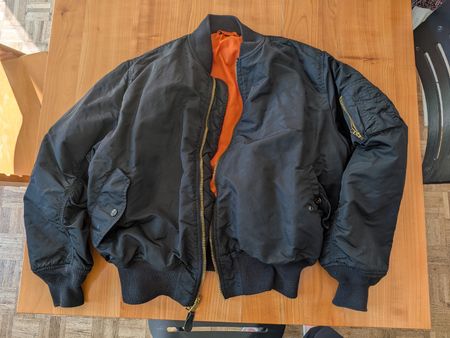 Bomberjacke Alpha Industries MA1 schwarz wendbar 