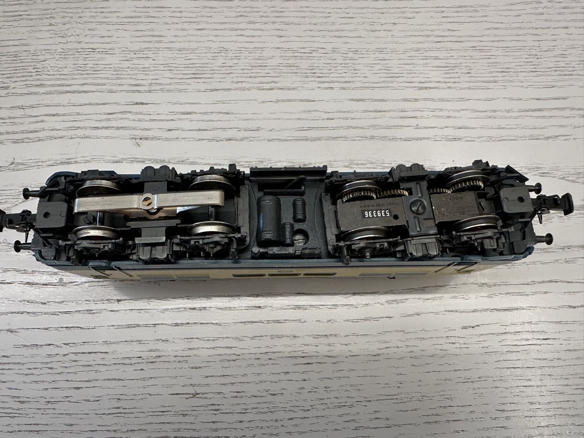 Märklin Modelleisenbahnen: Märklin 3042 DB BR 111 – Gebraucht aus Lupsingen von New-Haven 5