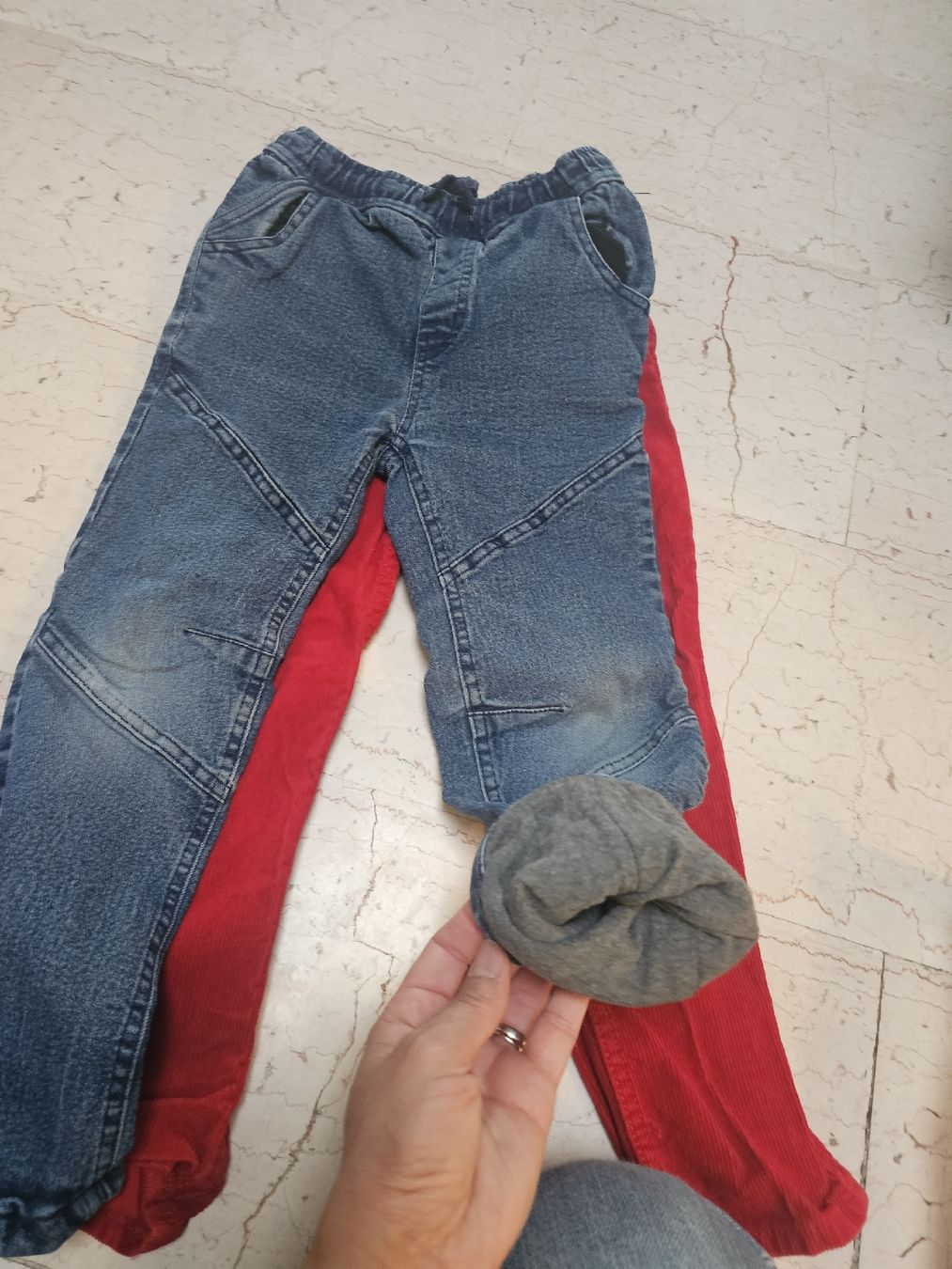 Lotti & Set di vestiti: Lot vêtements garçon 5 ans – Usato da Villeneuve VD venduto da ClarissaWyl 5