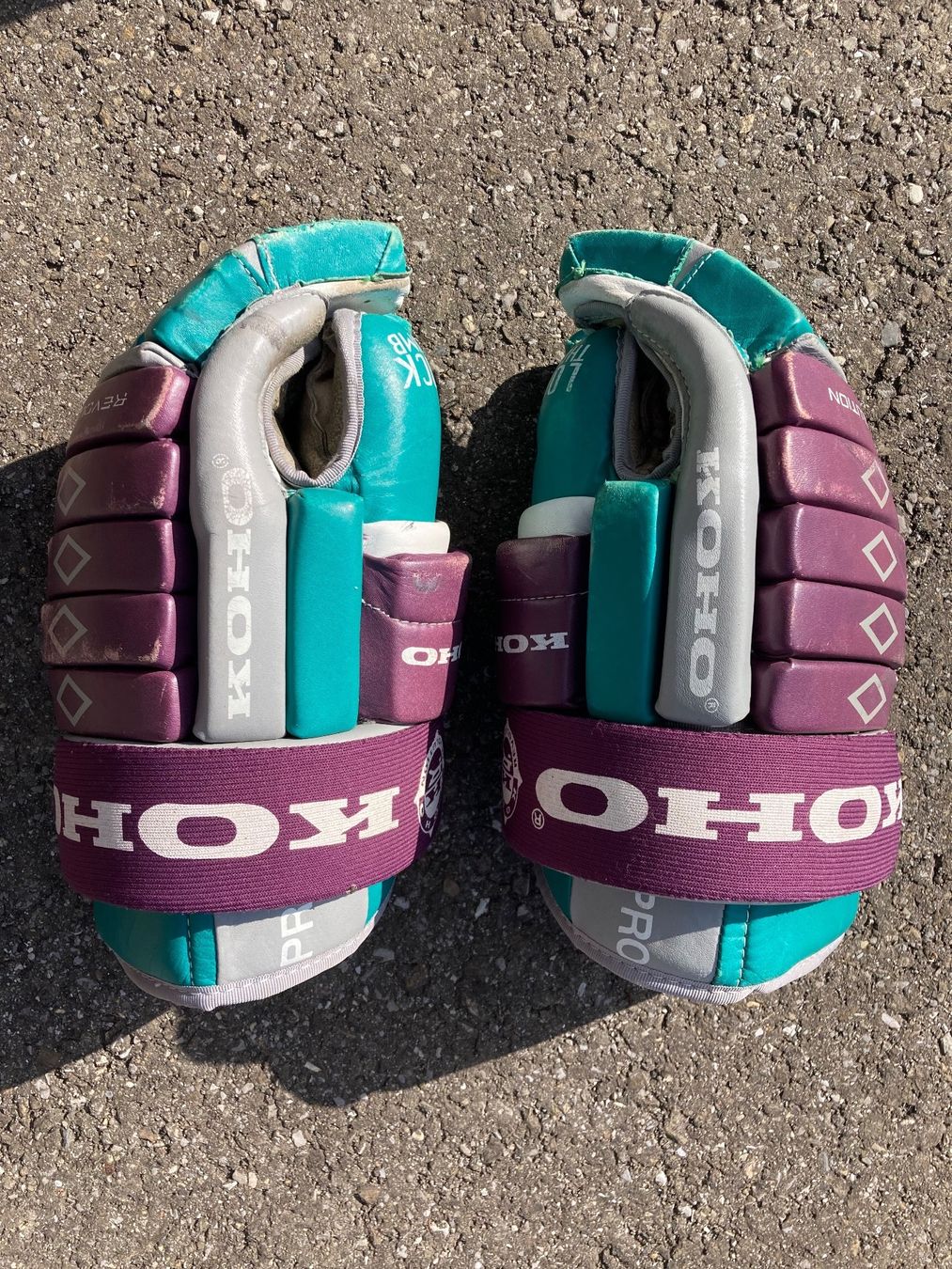 Schutz & Schoner: Eishockeyausrüstung mit Tasche – Gebraucht aus Belp von Siruz 4
