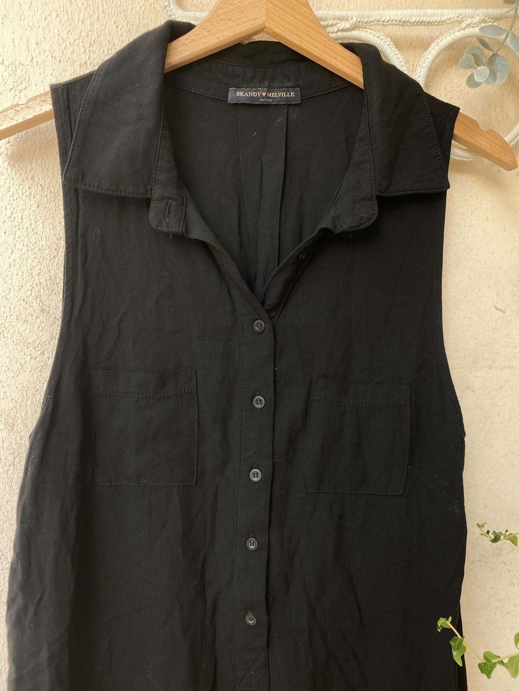 Brandy Melville Kleider: Robe sans manches noire Brandy Melville taille U – Gebraucht aus Genève von lejardindesvetements 1