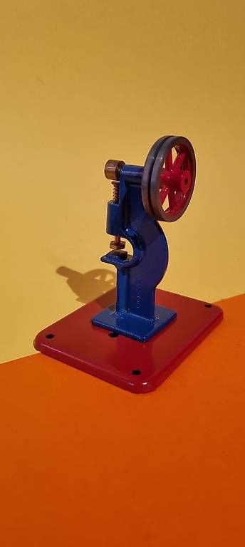 Mamod Kit di modellismo & Modellini statici: Mamod Presse/Stanze – Usato da Muolen venduto da Esa_nl2gg 4