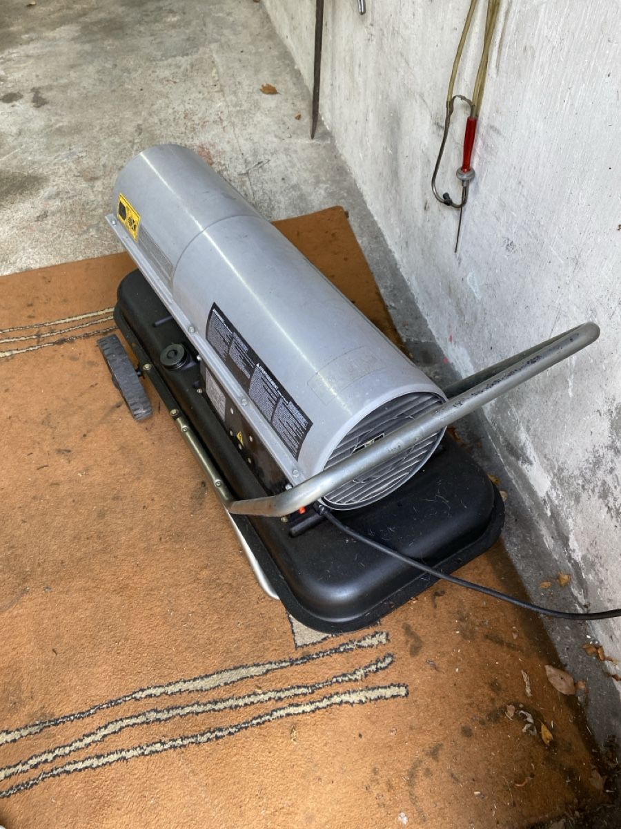 Radiatori: Heizung Heizkanone 29 kW Heizöl oder Diesel – Usato da Brugg AG venduto da nr1 2