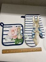 26) Peter Rabbit Oven Mitts and Pot Holder Set New