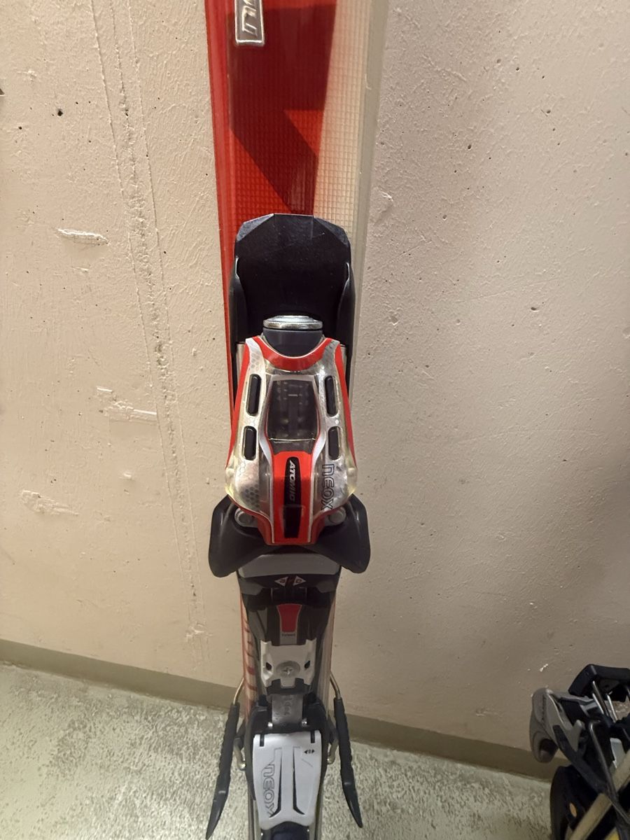 Atomic Skis: Atomic Skis 159 cm with bindings – D'occasion à Zürich par CottleGuitar 1