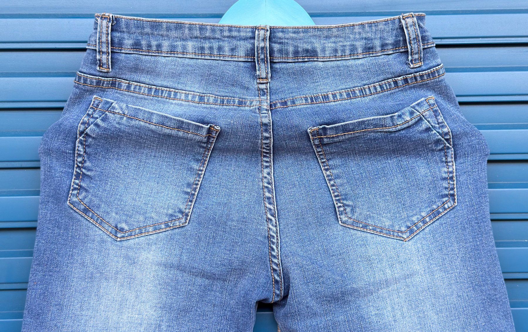 Zebra Jeans: Zebra Denim Destroyed Bermuda-Shorts – Gebraucht aus Thônex von Suisse.Shopping 3