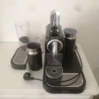 DE LONGHI NESPRESSO KAPSEL KAFFEEMASCHINE MIT MILCHSCHÄUMER