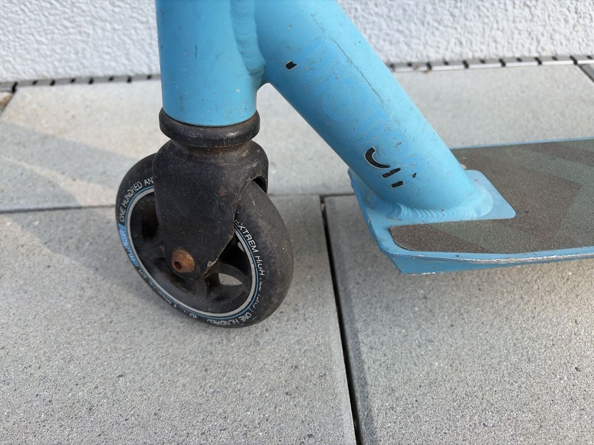 Kickboard: Blaues Kicktrotti Marke Motion – Usato da Kräiligen venduto da Chris_1983 2