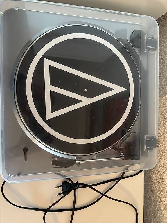 Audio Technica Giradischi: Platine vinyle Audio-Technica AT-LP60-USB – Usato da La Tour-de-Peilz venduto da johnowen9 2