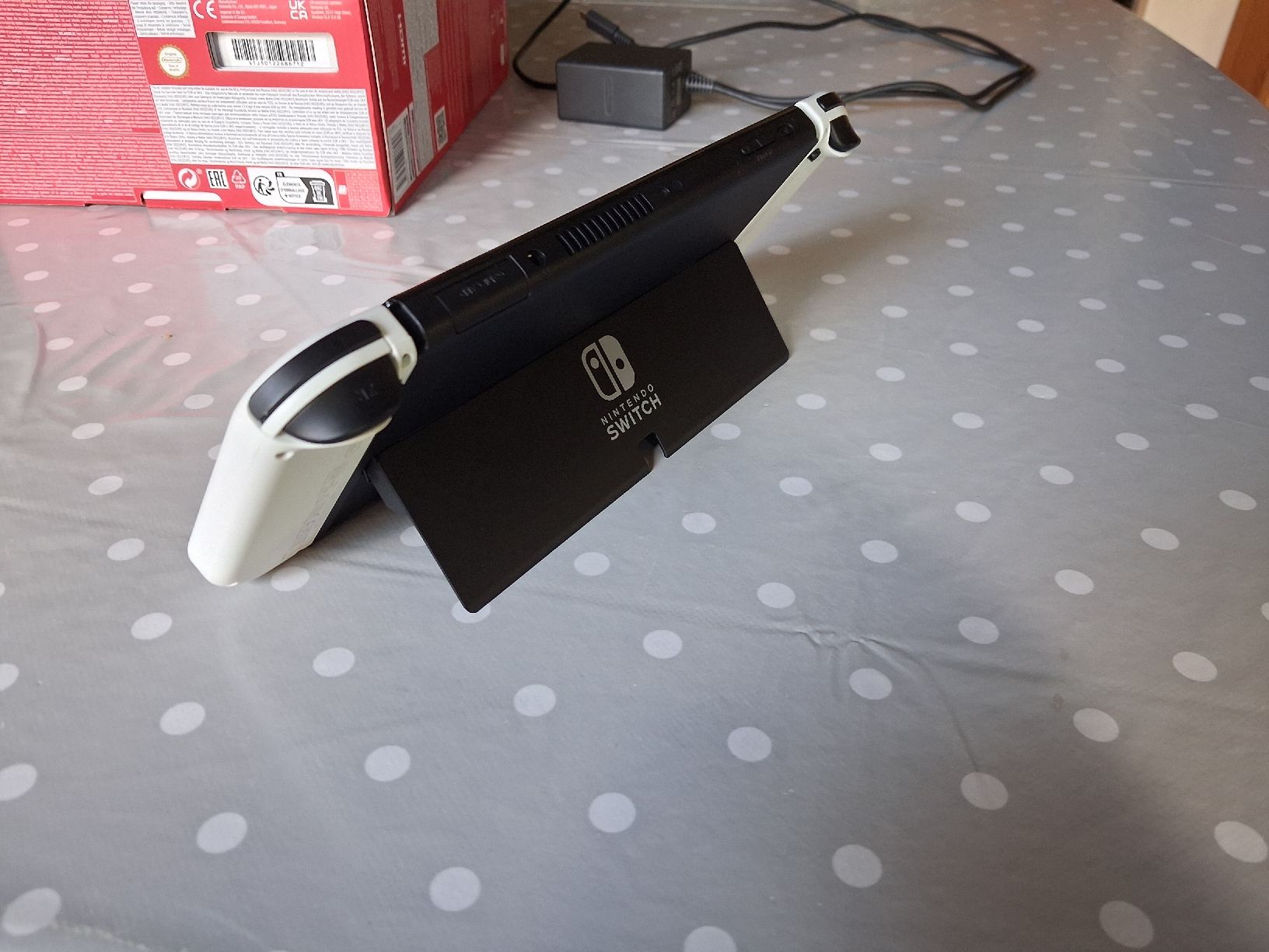 Nintendo Consoles: Nintendo switch oled – D'occasion à Mayens-De-Chamoson par arvine29 4