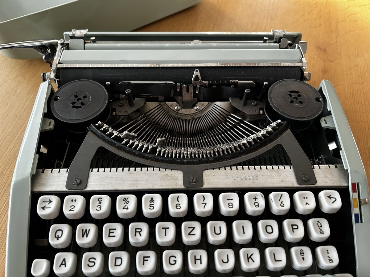Macchine da scrivere: Machine à écrire Hermès baby vintage – Usato da Cheseaux-Noréaz venduto da glamourana 2