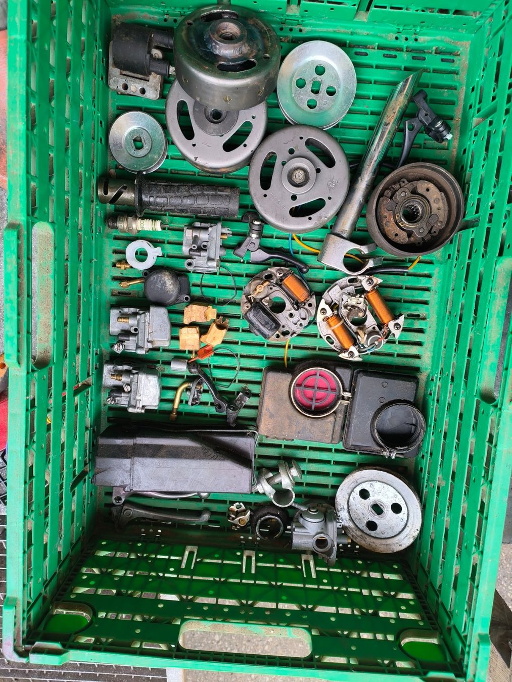 Pièces pour mobylette: Mofateile.1 Fr – D'occasion à Fulenbach par Elektronik