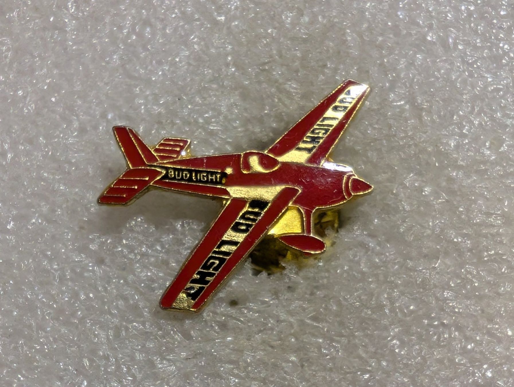 Plaketten & Abzeichen: Ansteckpin 243: Flugzeug Bud Light – Gebraucht aus Oppligen von Pin-Fall-Shop