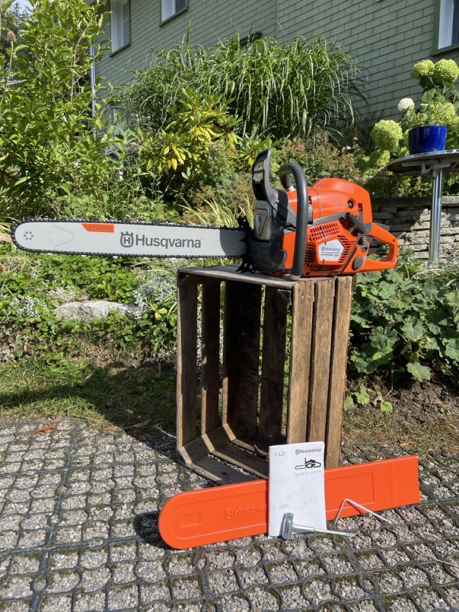 Husqvarna Scies: Husqvarna 585 Neu – Neuf avec emballage d'origine à Hundwil par panzermech