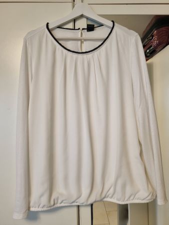 S.Oliver weisses Shirt mit schwarzen Perlen L