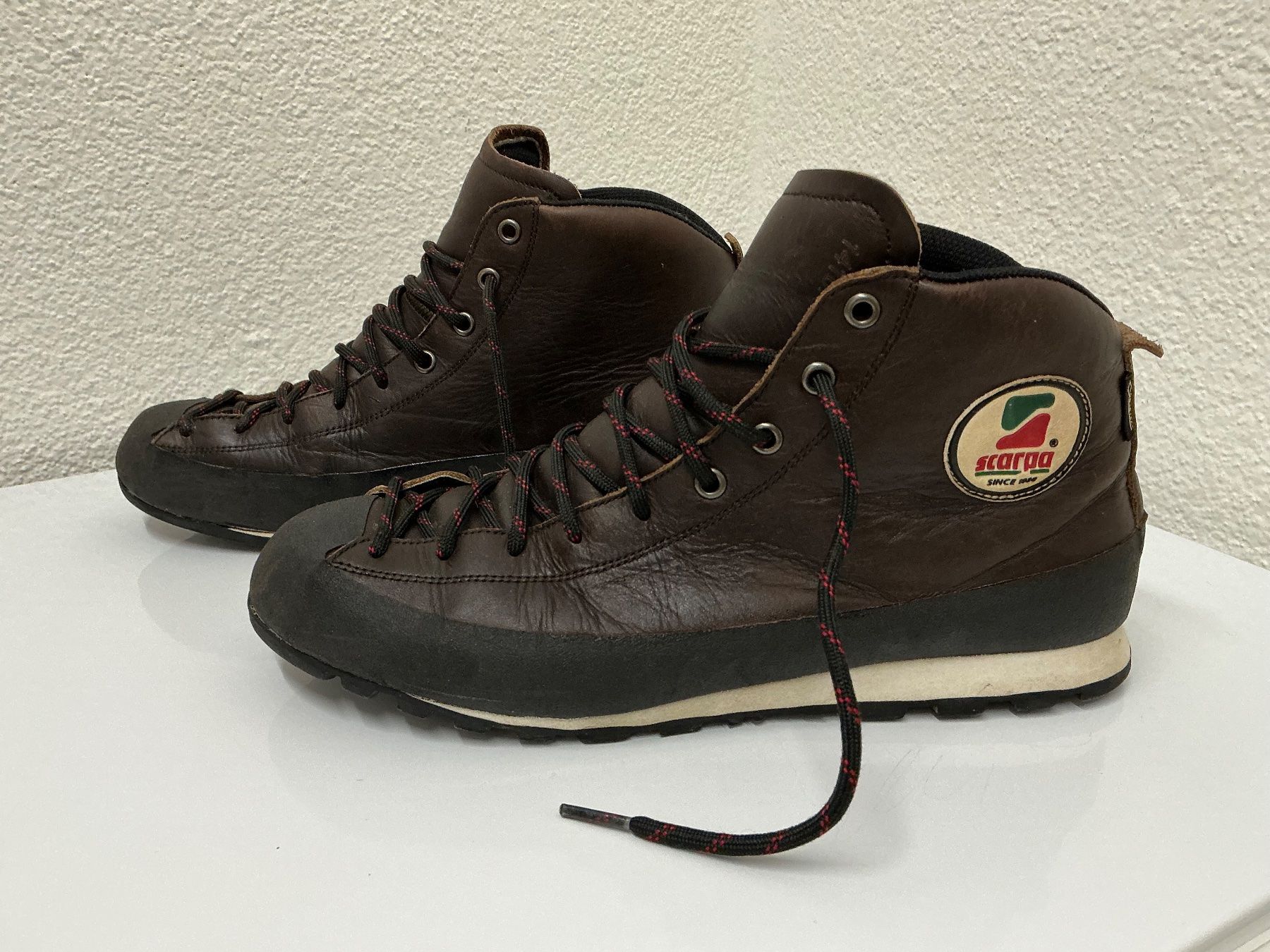 Scarpa Herrenschuhe: SCARPA Mojito Basic Mid / Leder Wanderschuhe – Gr. 43 (27.5) – Gebraucht aus Siebnen von mac_8tmv