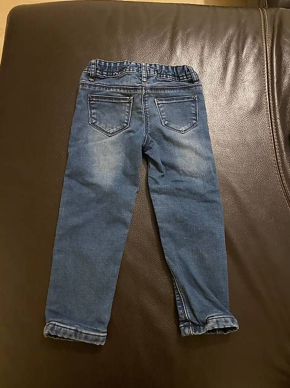 Pantalons: Jeans Gr. 98 2 Paar – D'occasion à Hettlingen par BKH2021 1