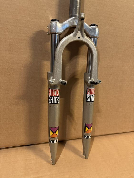 Restoration of a Rock Shox Mag 21 Sl Ti including color